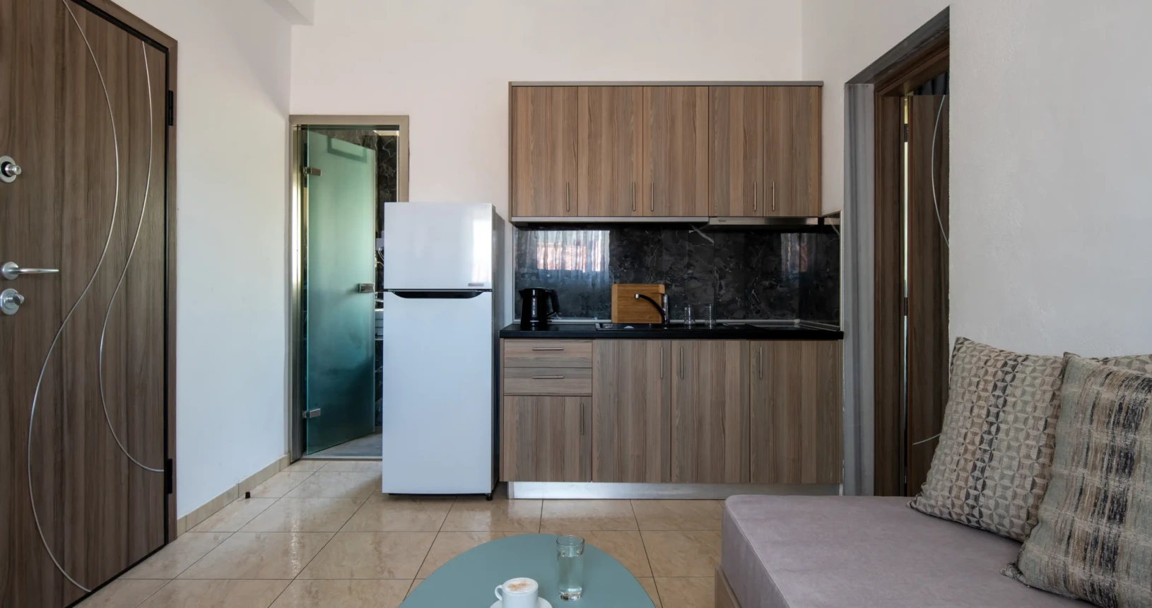 2 Bedroom Suite Plus Living Room 15