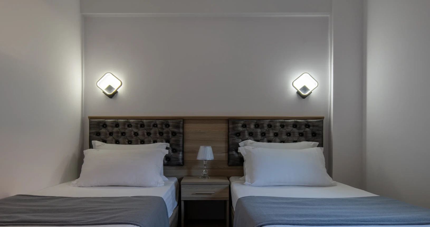 2 Bedroom Suite Plus Living Room 8