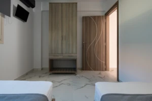 2 Bedroom Suite Plus Living Room 9